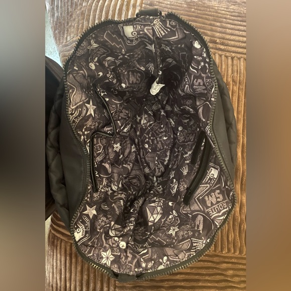 Steve Madden Overnight Bag - Picture 6 of 7